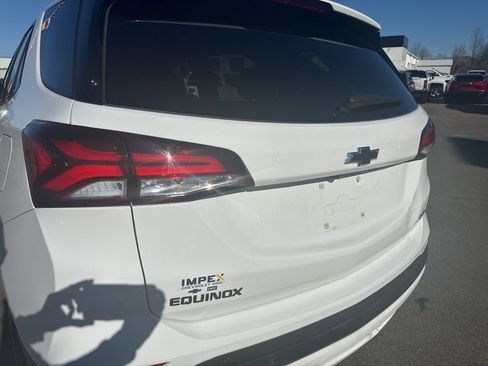 Used 2022 Chevrolet Equinox RS w/ Infotainment Package image 31