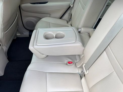 Used 2019 Nissan Rogue SL w/ Premium Package AWD/4WD image 39