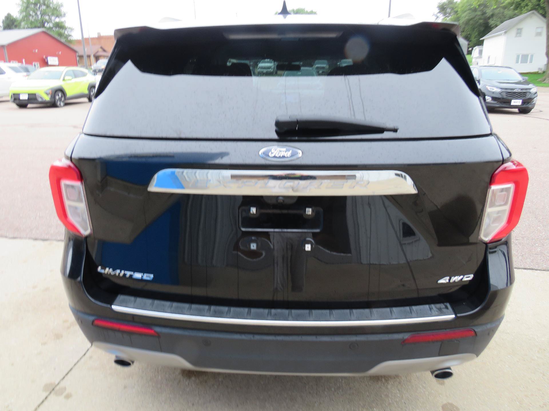 Used 2022 Ford Explorer Limited w/ Equipment Group 301A AWD/4WD image 10