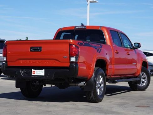 Used 2018 Toyota Tacoma SR5 image 6