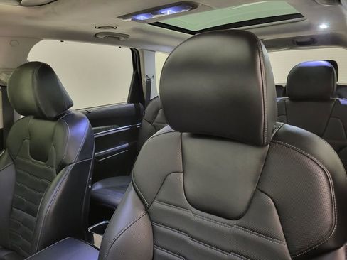 Used 2024 Kia Telluride SX Prestige w/ Towing Package image 35