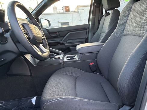 Used 2025 Toyota 4Runner SR5 image 27