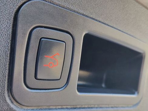 Used 2015 Tesla Model S 85D image 41