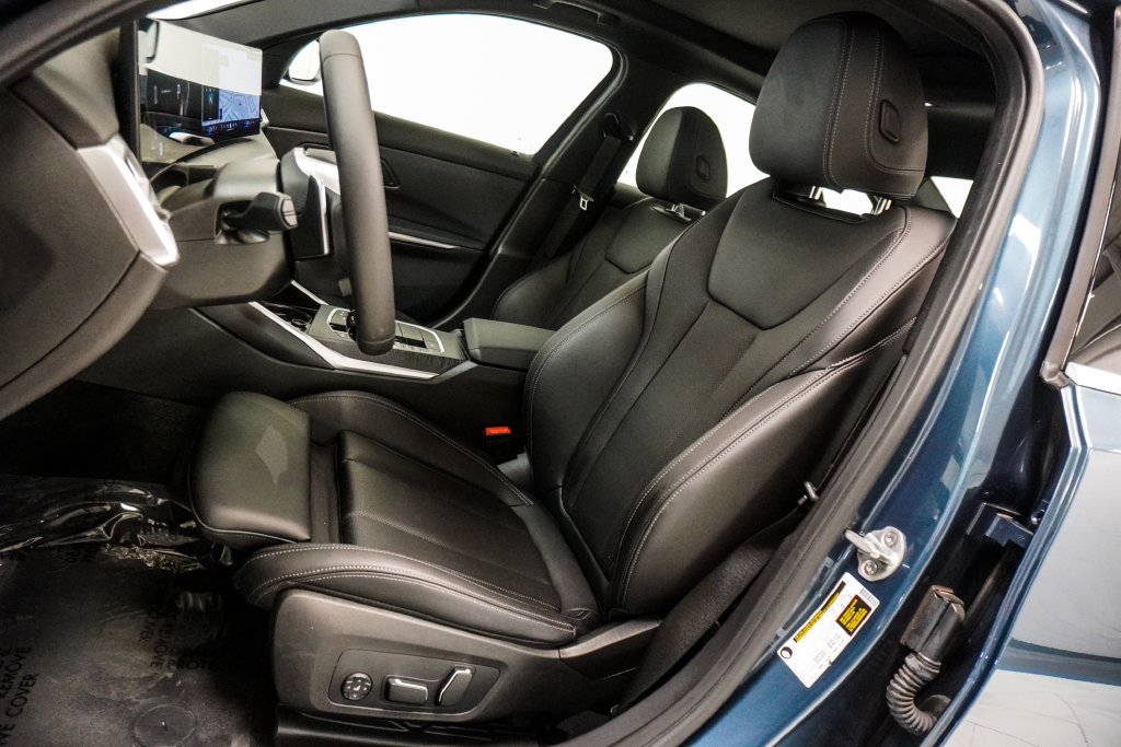 Used 2025 BMW 330i Sedan RWD image 6