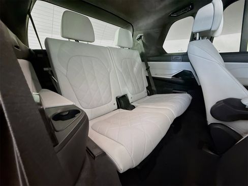 Certified 2023 BMW X7 xDrive40i image 28