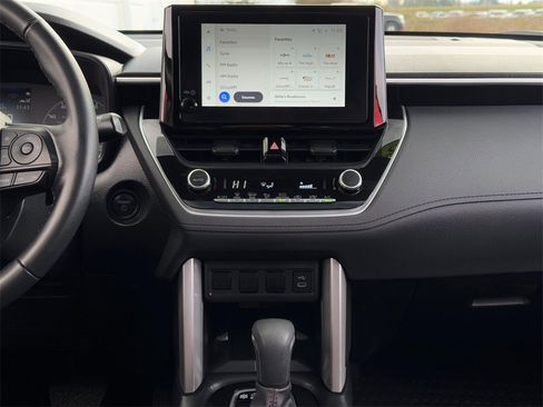 Certified 2025 Toyota Corolla Cross AWD Hybrid w/ Moonroof Package image 17