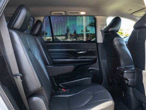Certified 2024 Toyota Grand Highlander XLE image 18