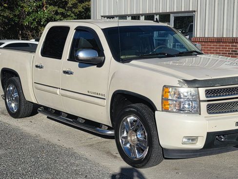 Used 2013 Chevrolet Silverado 1500 LTZ w/ LTZ White Diamond Edition image 2