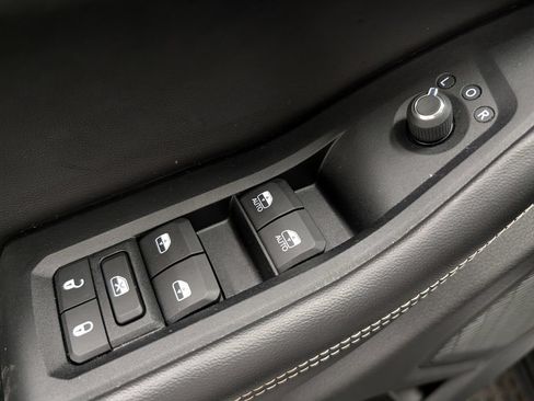 Used 2024 Jeep Grand Cherokee Limited AWD/4WD image 10