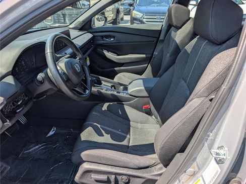 Used 2025 Honda Accord Sport image 16