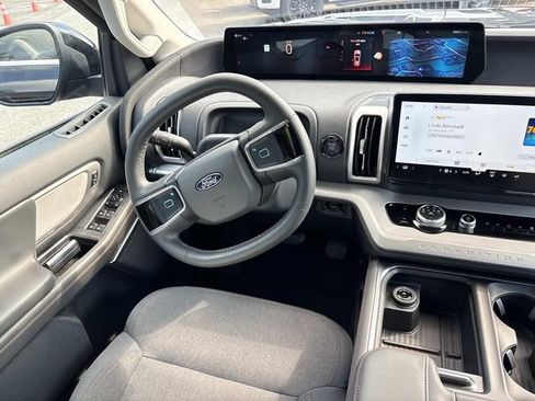 Certified 2025 Ford Expedition Active RWD image 14
