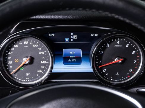 Used 2017 Mercedes-Benz E 300 image 21