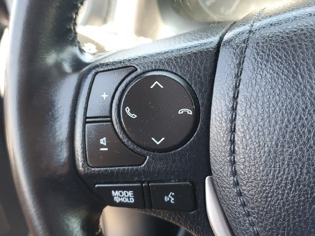 Used 2018 Toyota RAV4 XLE AWD/4WD image 12