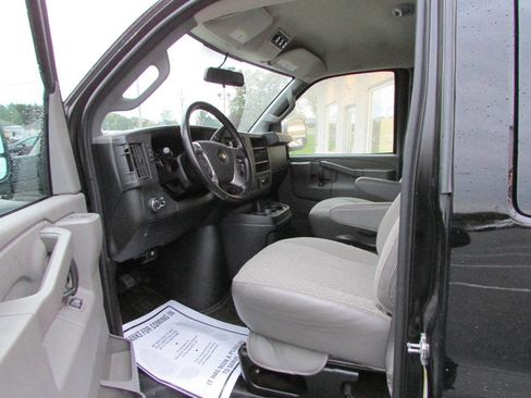 Used 2016 Chevrolet Express 3500 LT w/ LT Preferred Equipment Group image 8