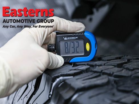 Used 2023 Jeep Wrangler Unlimited Rubicon 4xe w/ Steel Bumper Group image 32