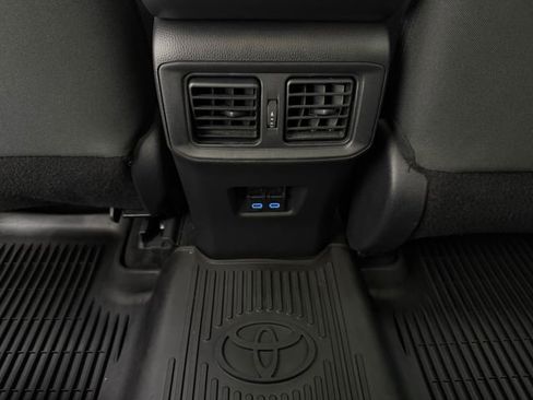 Used 2022 Toyota RAV4 XLE w/ Convenience Package FWD image 32