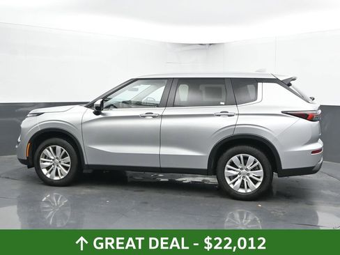 Used 2025 Mitsubishi Outlander ES image 9