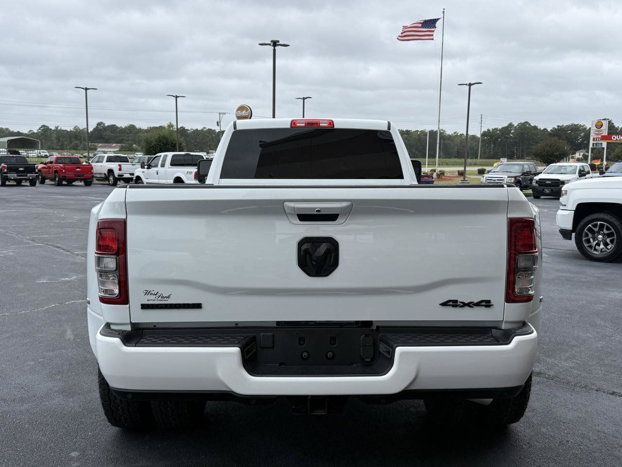 Used 2024 RAM 3500 Big Horn w/ Night Edition AWD/4WD image 4