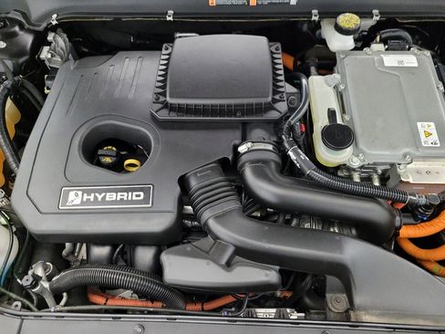 Used 2020 Ford Fusion SE image 30