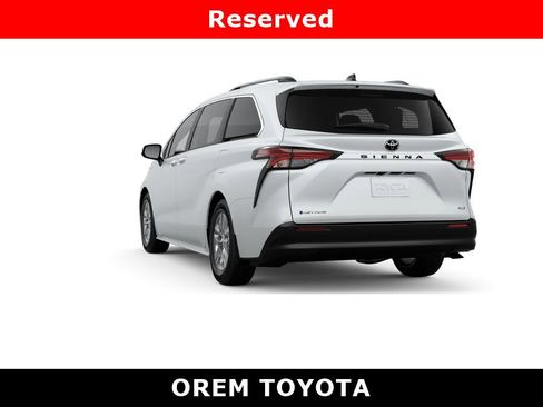 New 2026 Toyota Sienna XLE image 7