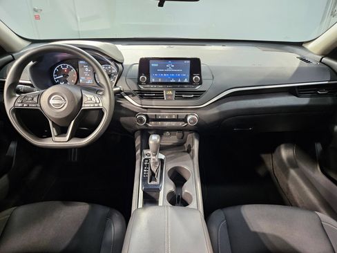 Used 2024 Nissan Altima 2.5 S FWD image 10