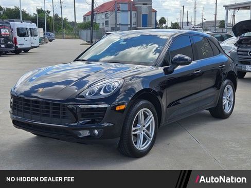Used 2018 Porsche Macan AWD/4WD image 1