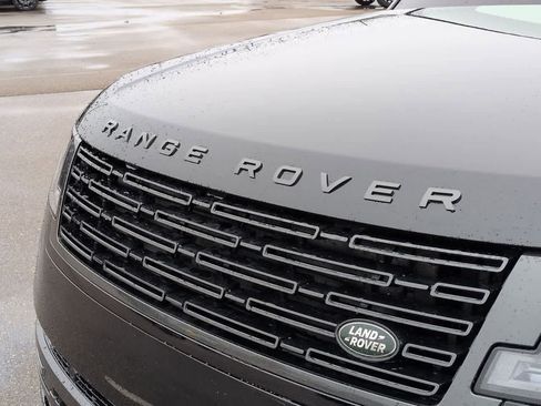 New 2026 Land Rover Range Rover Long Wheelbase SE AWD/4WD image 12