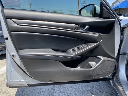 Used 2018 Honda Accord Sport image 13