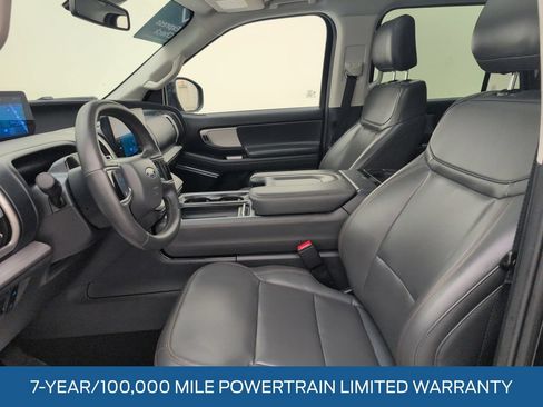 Used 2025 Ford Expedition Active RWD image 4