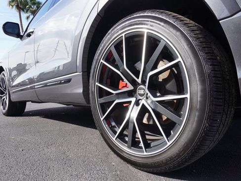 Used 2021 Audi Q8 Premium Plus w/ Premium Plus Package image 6