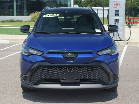 Used 2024 Toyota Corolla Cross AWD Hybrid w/ Moonroof Package image 25