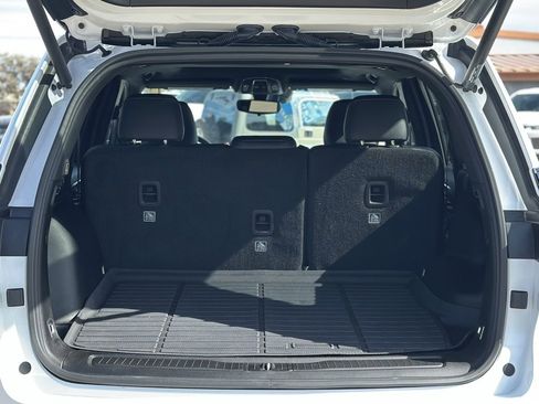 Used 2024 Jeep Grand Cherokee Altitude image 11