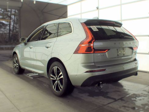 Used 2018 Volvo XC60 T5 Momentum w/ Vision Package AWD/4WD image 4