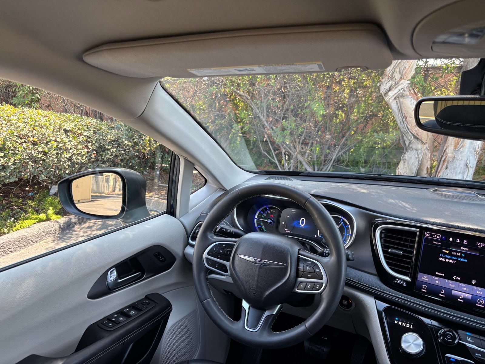 Used 2023 Chrysler Pacifica Touring-L FWD image 36