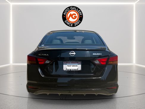 Used 2023 Nissan Altima 2.5 S FWD image 6