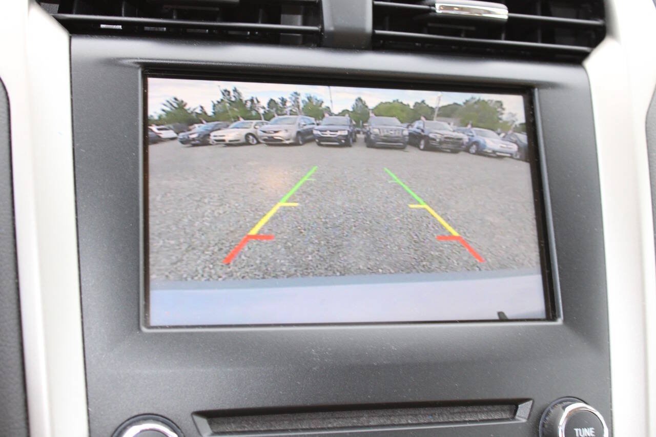 Used 2014 Ford Fusion SE w/ Equipment Group 502A FWD image 17