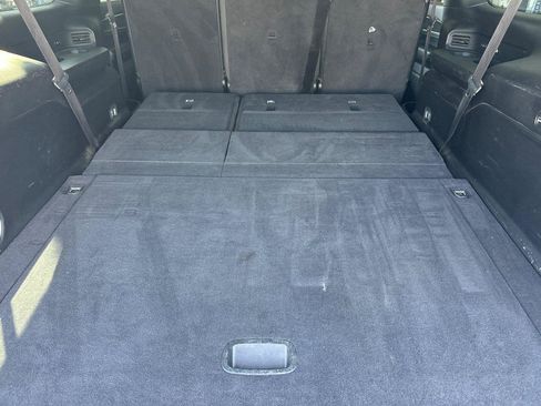 Certified 2024 Jeep Wagoneer L Series II w/ Flexible Seating Group RWD image 16