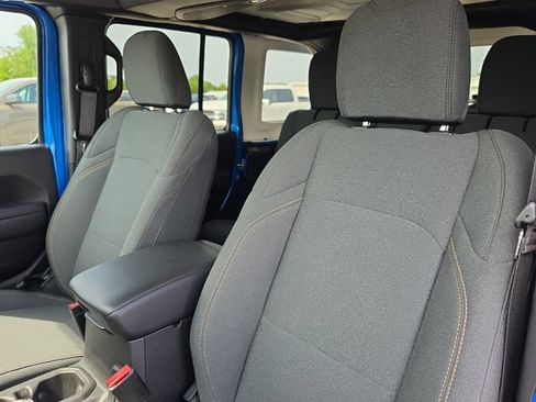 Used 2024 Jeep Wrangler Sport AWD/4WD image 17