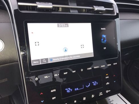 Used 2023 Hyundai Santa Cruz Limited image 16