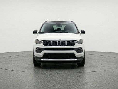 Used 2025 Jeep Compass Limited AWD/4WD image 2