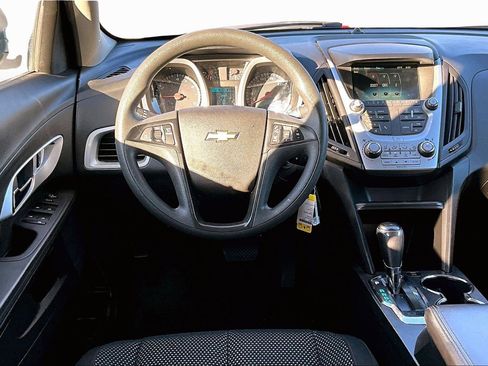 Used 2017 Chevrolet Equinox LS image 5