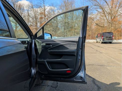 Used 2017 Honda Ridgeline RTL image 13