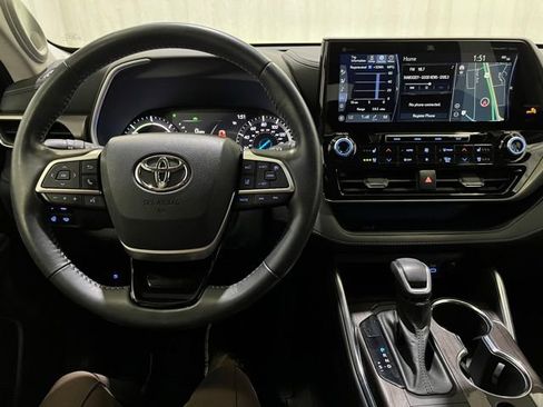 Used 2022 Toyota Highlander Limited AWD/4WD image 23