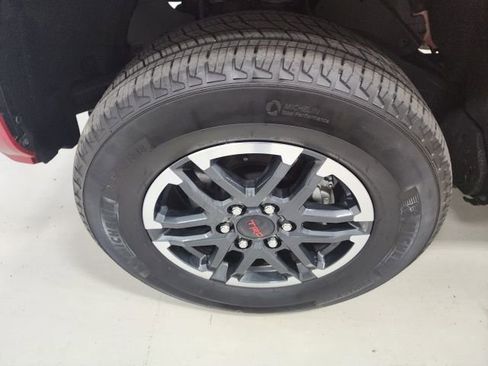 Used 2025 Toyota Tacoma TRD Sport image 39