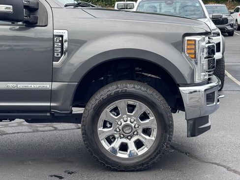 Used 2018 Ford F250 Lariat w/ Lariat Ultimate Package AWD/4WD image 47