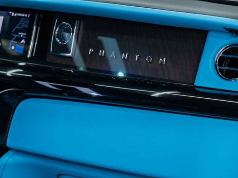Used 2025 Rolls-Royce Phantom Sedan image 54