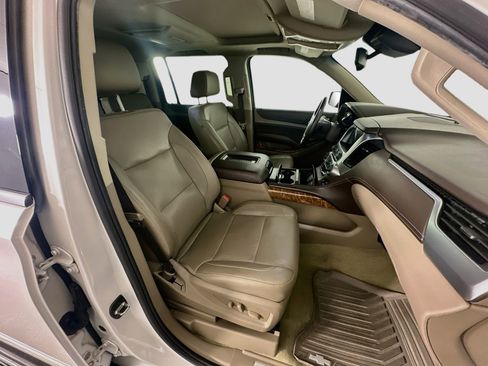 Used 2017 Chevrolet Suburban Premier AWD/4WD image 35