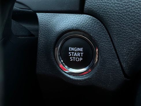 Used 2025 Toyota RAV4 XLE FWD image 32