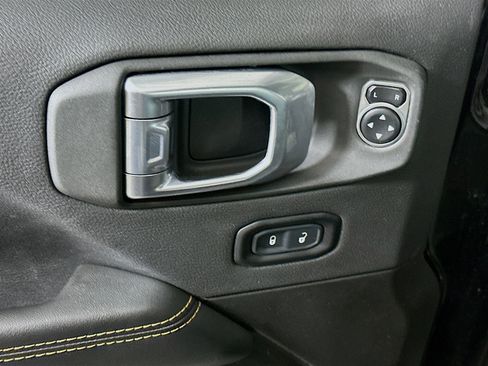 Used 2024 Jeep Wrangler Sahara w/ Safety Group image 15