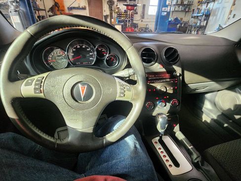 Used 2010 Pontiac G6 Base 4dr Sedan image 13